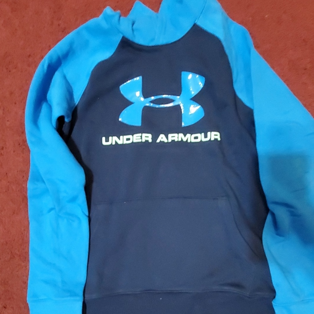 Boys under armour NWT sweatshirt